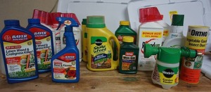 lot 333 image: Lawn and Garden...Miracle-Gro, Round-Up, Weed-B-Gon, Bayer Advanced Etc.
