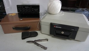 lot 350 image: 1990-1997 Honda Accord AM FM Radio Cassette Player 39100-SM4-A100-M1 OPT 2400, Sentry Safe, Leatherman American Camper Etc.