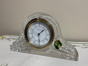 lot 38 image: Waterford Mantle-Style Clock.