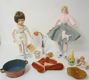 lot 87 image: Vintage Collectibles...