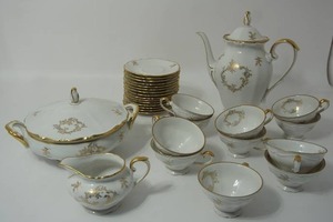 lot 89 image: 1960s Collectible China Fancy Gold Winterling-Bavaria Western Germany Tableware (Matching to Lots #40 and #77)..
