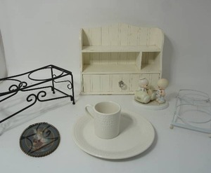 lot 116 image: Home DeCor and Collectibles...