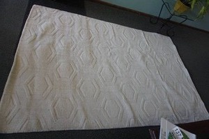 lot 136 image: Ivory Chelsea NuLoom 100% Wool Rug...