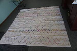 lot 137 image: Madison Collection IvoryFushia Patterned Rug...