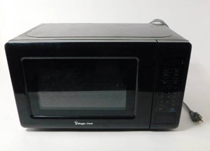 lot 11 image: Magic Chef Microwave --Model HMM7708