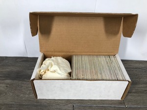 lot 19 image: 1991 Fleer Ultra Football Cards Complete Set