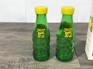 lot 37 image: Vintage 1974 Squirt Salt & Pepper Shakers in Original Box