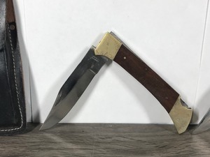 lot 38 image: 2 - Stainless Steel Hunting Knives