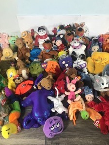 lot 83 image: Large Lot of Plush Toys (Beanie Babies, Alpha Kids, Hallmark, Looney Tunes, Toys R US, Clifford, Silly Slammers & More)
