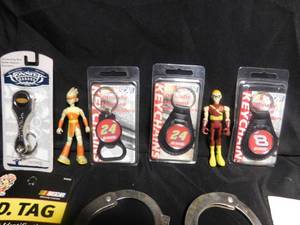 lot 176 image: Lot of collectables