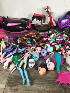 lot 95 image: Lot of Monster High Vehicles - Accessories & Parts