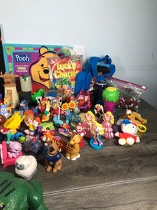 lot 102 image: Large Lot of Collectible Toys & More