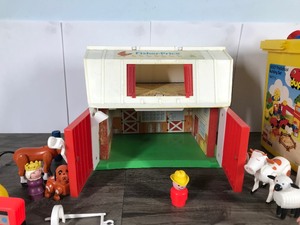 lot 104 image: Fisher-Pice Little Farm Play Set & Lego Preschool Building Set