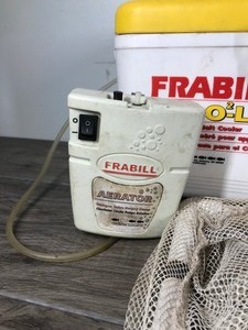 lot 370 image: Lot of Fishing Equipment