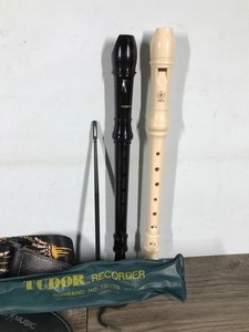 lot 375 image: Lot of Music Items