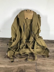 lot 389 image: U.S. Army WWII Military Mountain Troops Rucksack