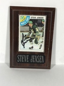 lot 425 image: 1978-79 Topps Steve Jensen Hockey Card #45 Minnesota North Stars Signed by Steve Jensen