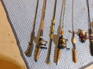 lot 202 image: 2 Steel, 1pull-out and 6 other fishing rods and 5 reels