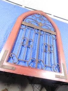 lot 213 image: Metal framed gate