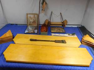 lot 220 image: Wood boat shelf, 2 other shelves with brackets, pics, wooden decor and more