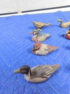 lot 245 image: 1984 Avon collector Duck series of ducks and 2 brass ducks