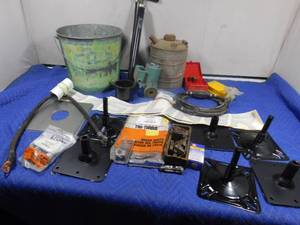 lot 259 image: Lot of automotive parts and more