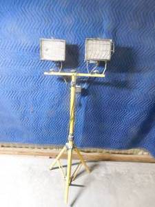 lot 285 image: Shop lights on stand