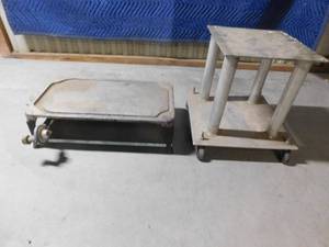 lot 286 image: Flat-top portable propane grill and cartstool on wheels
