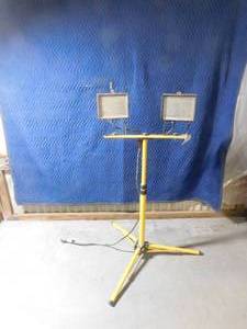 lot 288 image: Duel work lights on stand