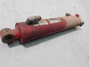 lot 6 image: Hydraulic cylinder