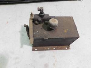 lot 4 image: Hydraulic pump