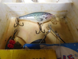 lot 344 image: Vintage metal tackle box of tackle and reels