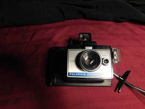 lot 449 image: Vintage Polaroid instant camera