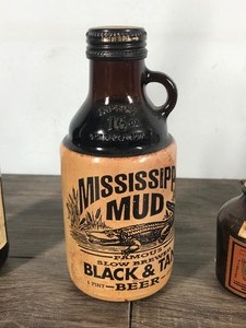 lot 494 image: 6 - Collectible Bottles & More