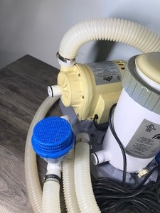 lot 504 image: The Wet Set Krystal Clear Pool FilterPump Model #520