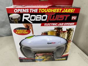 New Robotwist Electric Jar Opener