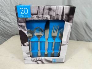 New 20 pc Flatware Utensil Set