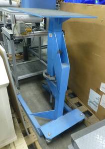 Height adjustable machine stand 20x30 platform 47 in tall at the bottom
