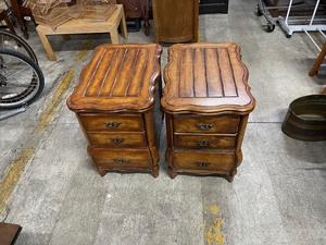 lot 4 image: Matching Night Stands