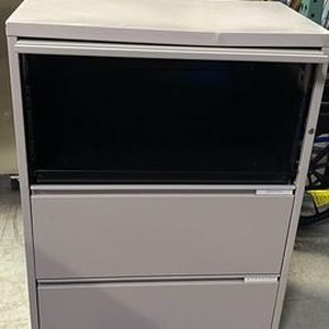 lot 6 image: Used file cabinets #1