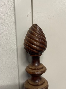 lot 22 image: Bed Post for a Queen bed