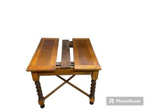 lot 15 image: Vintage Dining Table