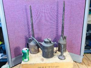 lot 3 image: Early Oil Cans - Soo Line