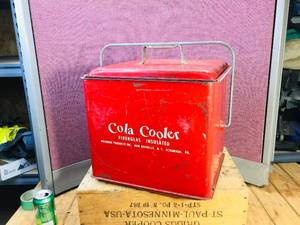 lot 4 image: Vintage Red Cola Cooler