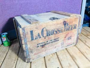 lot 20 image: Vintage Lacrosse Beer Wooden Crate