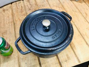 lot 25 image: Cast Iron STAUB - La Cocotte #26 Dutch Oven
