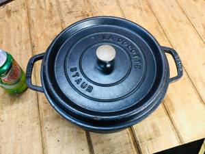 lot 26 image: Cast Iron STAUB - La Cocotte #26 Dutch Oven