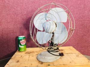 lot 35 image: Vintage Dominion 12 Electric Oscillating Fan - Works