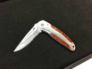 lot 44 image: Winchester Knife