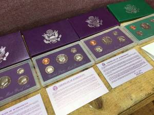 lot 81 image: 4 U.D. Mint Proof Sets